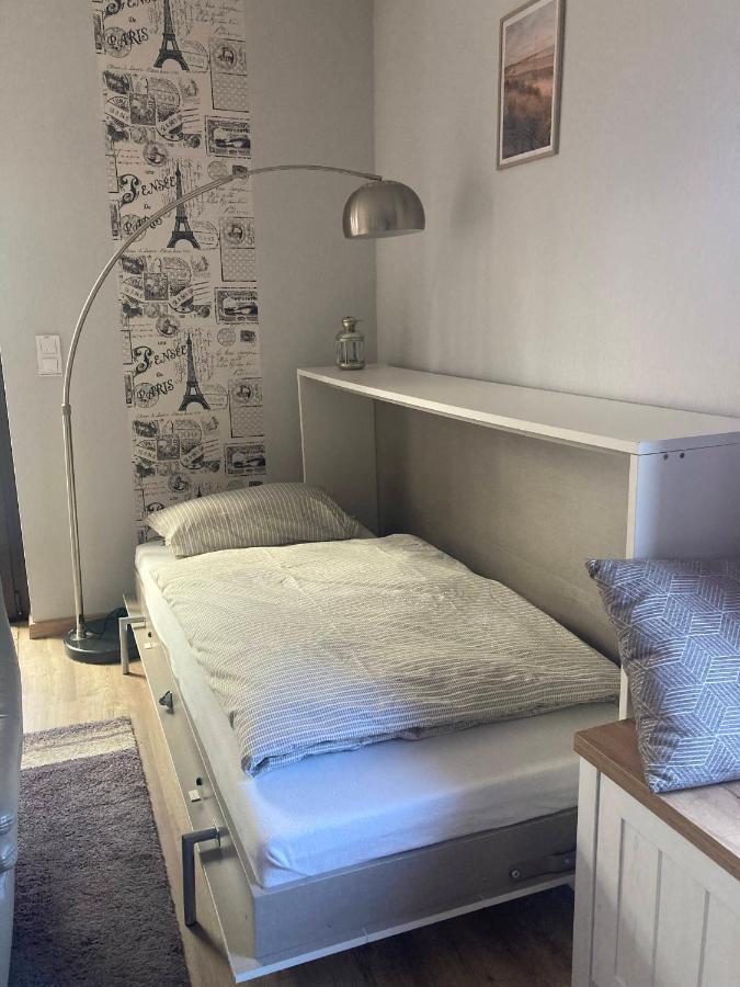 Grosse Wohnkueche, Terrasse, Schlafzimmer Am Steinhuder Meer, Wlan, Parkplatz, Fussbodenheizung, 70Qm Wunstorf Exterior photo